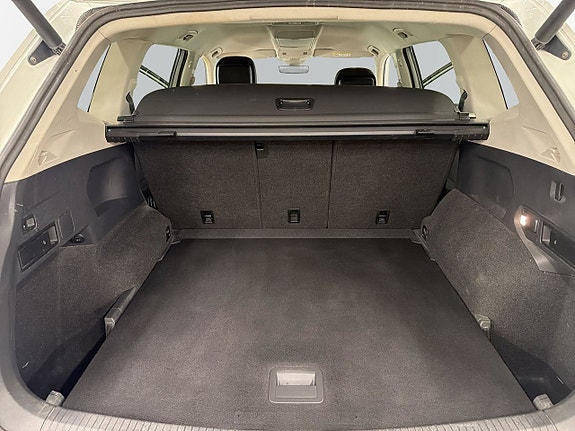 Volkswagen Tiguan Allspace 12 of 18