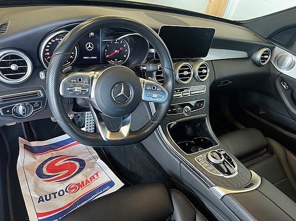 Mercedes-Benz C200 4 of 5