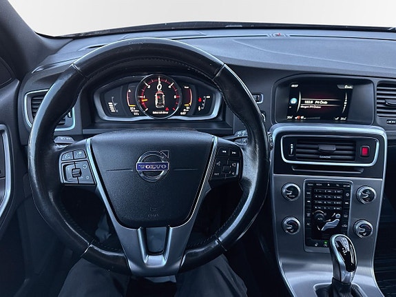 Volvo V60 Cross Country 9 of 24