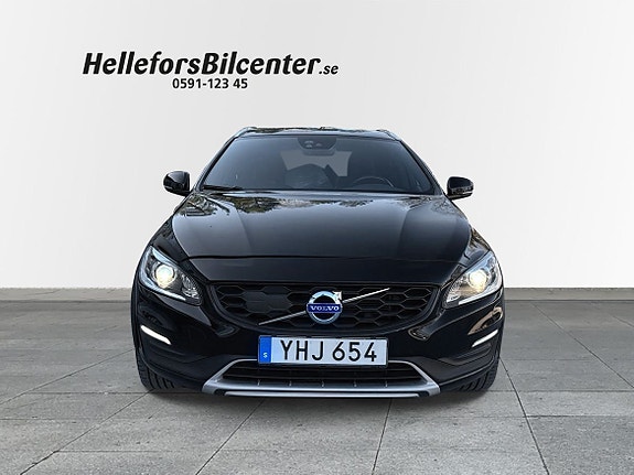 Volvo V60 Cross Country 5 of 5
