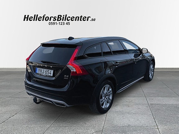 Volvo V60 Cross Country 18 of 24
