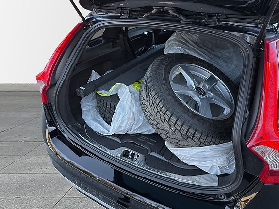 Volvo V60 Cross Country 10 of 24
