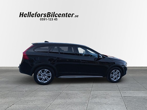 Volvo V60 Cross Country 17 of 24