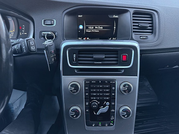 Volvo V60 Cross Country 15 of 24