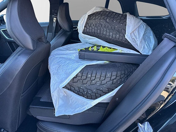 Volvo V60 Cross Country 11 of 24