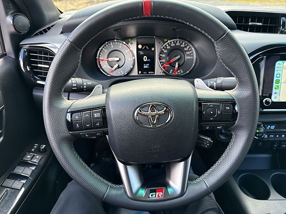 Toyota HiLux 18 of 20