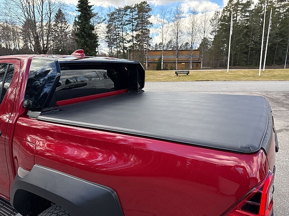 Toyota HiLux 16 of 20