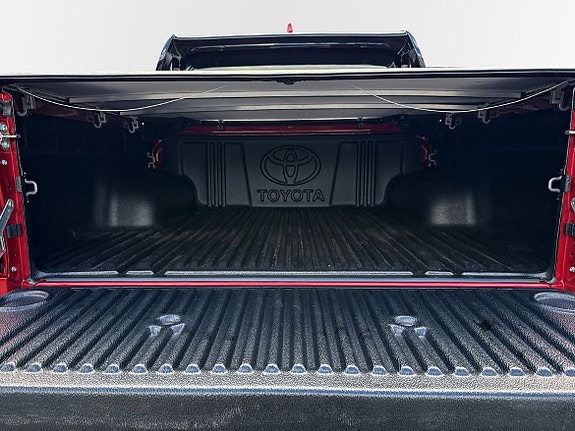 Toyota HiLux 10 of 20