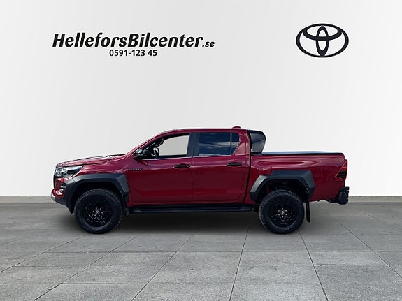 Toyota HiLux 3 of 5