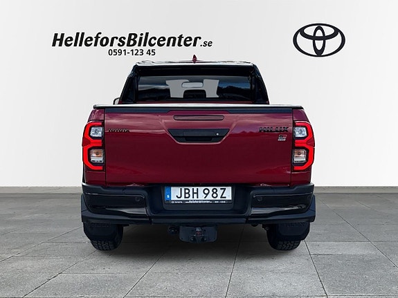 Toyota HiLux 4 of 5
