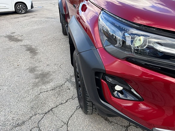 Toyota HiLux 12 of 20