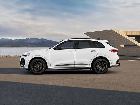 Audi Q5 2 of 5