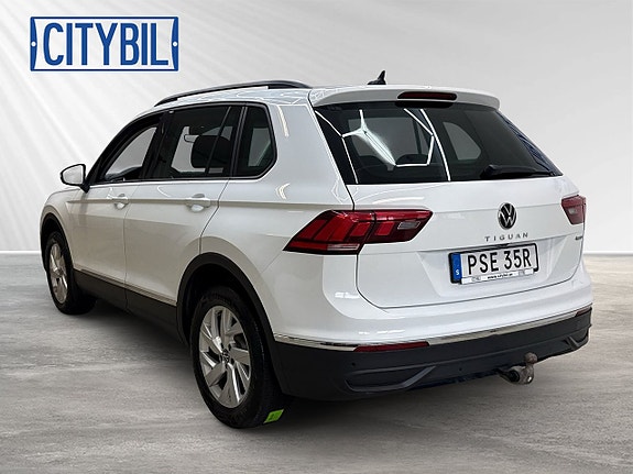 Volkswagen Tiguan 3 of 5