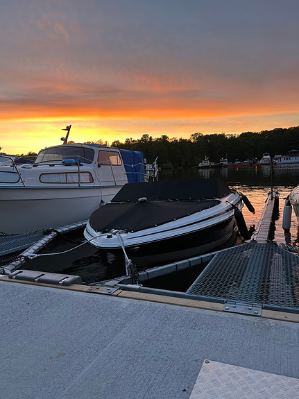 Larson LX850 Bowrider 220HK inklusive 80-släp 7 of 15