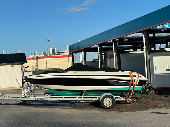 Larson LX850 Bowrider 220HK inklusive 80-släp 11 of 15