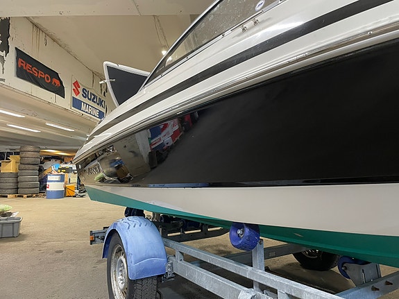 Larson LX850 Bowrider 220HK inklusive 80-släp 6 of 15