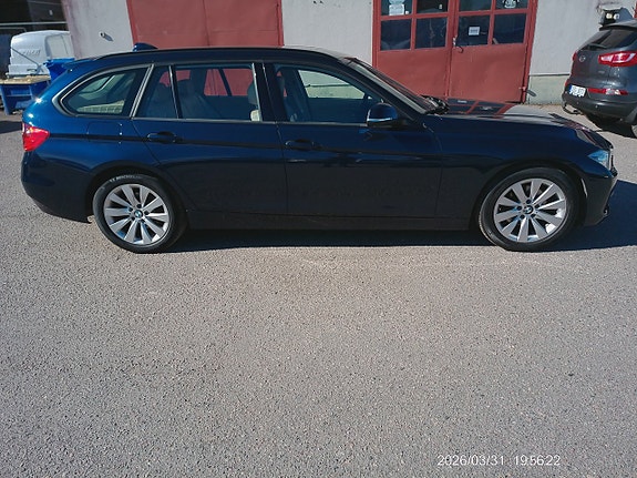 BMW 320 9 of 12