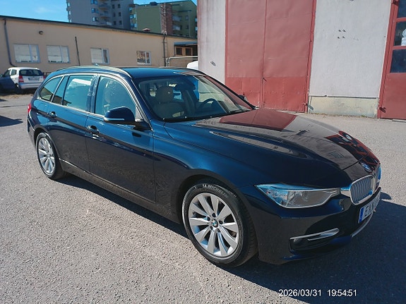 BMW 320 2 of 12