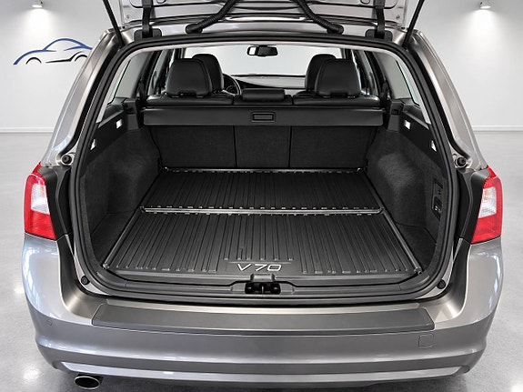 Volvo V70 3 of 11