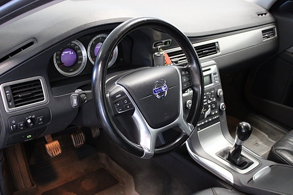 Volvo V70 5 of 11