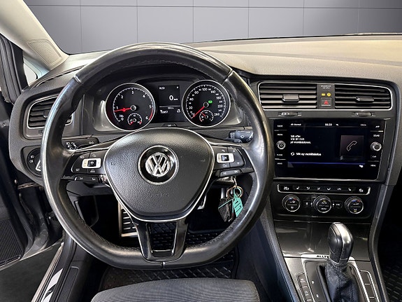Volkswagen Golf Alltrack 10 of 14