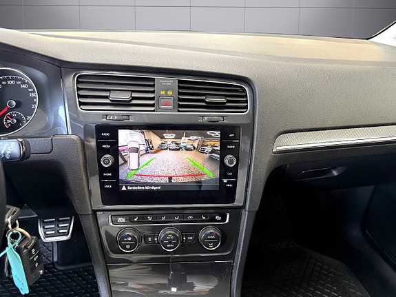 Volkswagen Golf Alltrack 11 of 14