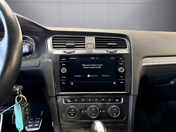 Volkswagen Golf Alltrack 12 of 14