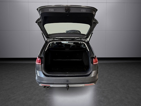 Volkswagen Golf Alltrack 13 of 14