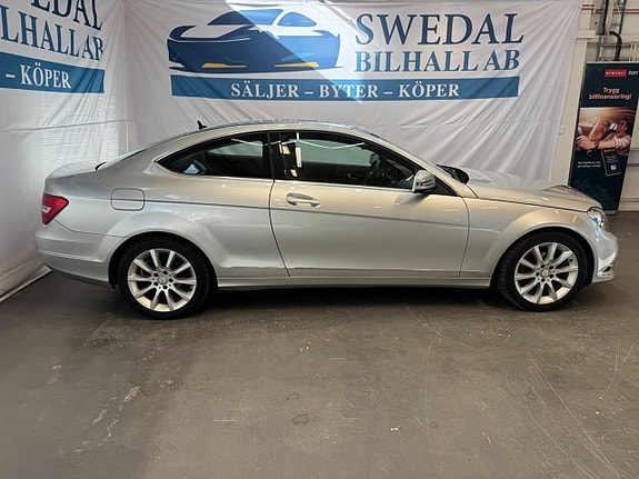 Mercedes-Benz C180 9 of 18