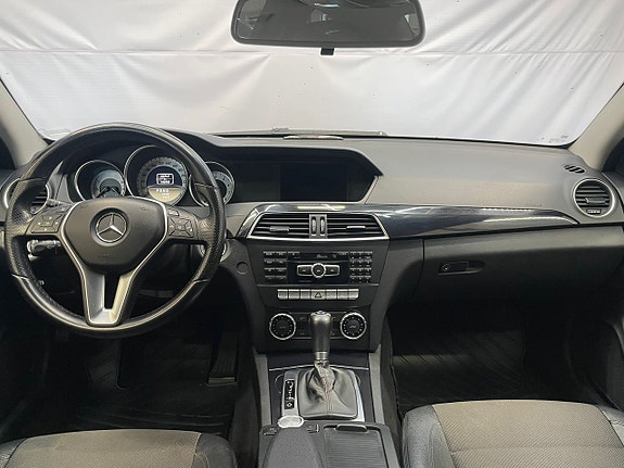 Mercedes-Benz C180 10 of 18