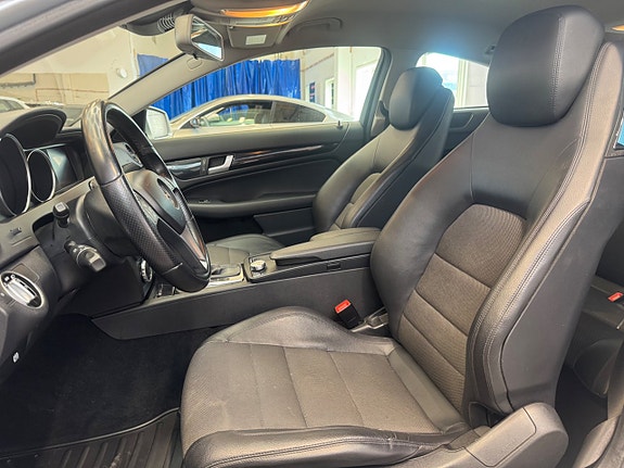 Mercedes-Benz C180 12 of 18