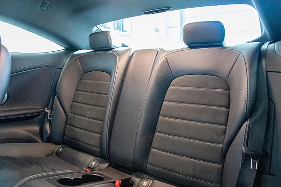 Mercedes-Benz C200 12 of 22