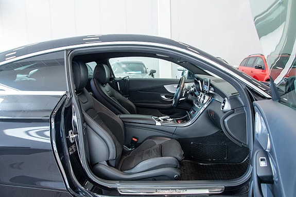 Mercedes-Benz C200 13 of 22