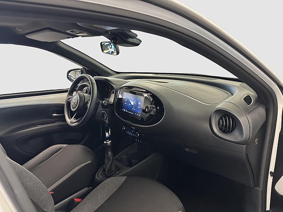 Toyota Aygo X 6 of 12