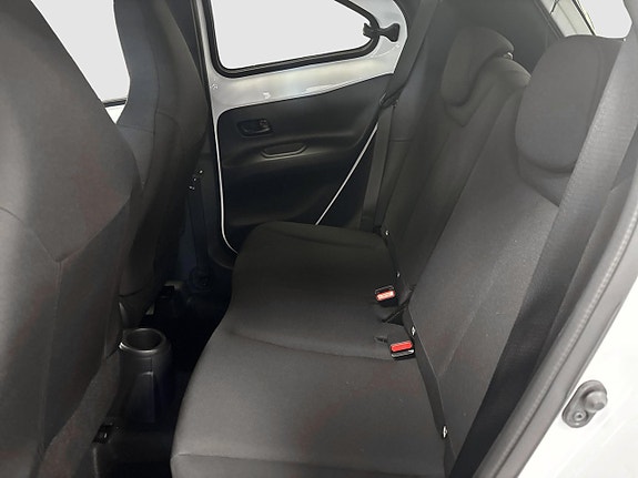 Toyota Aygo X 8 of 12