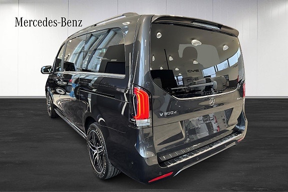 Mercedes-Benz V300 d 4 of 5