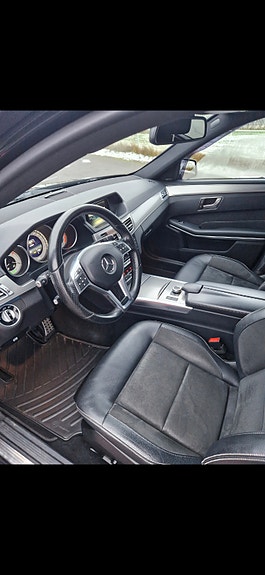 Mercedes-Benz E220 5 of 5