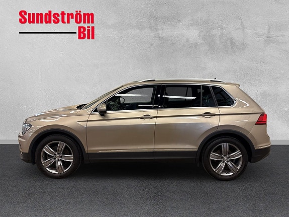 Volkswagen Tiguan 3 of 5