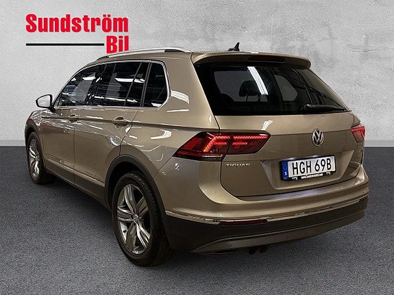 Volkswagen Tiguan 4 of 5
