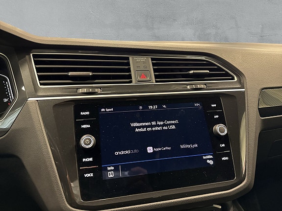 Volkswagen Tiguan 18 of 26