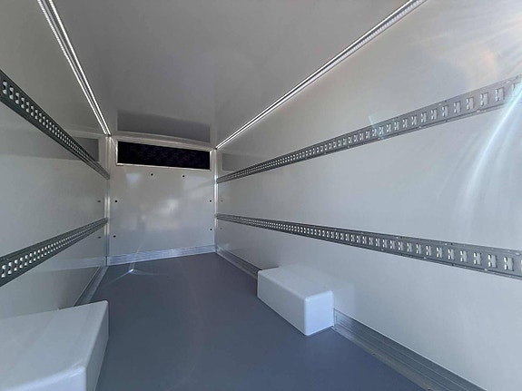 Volkswagen Crafter 9 of 12