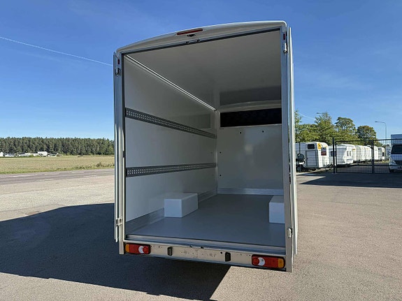 Volkswagen Crafter 6 of 12