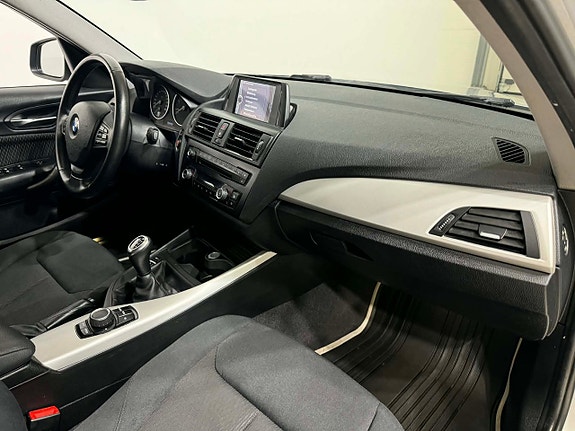 BMW 116d 4 of 5
