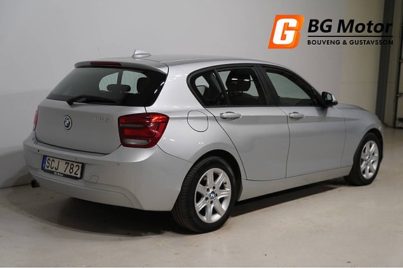 BMW 116d 3 of 5