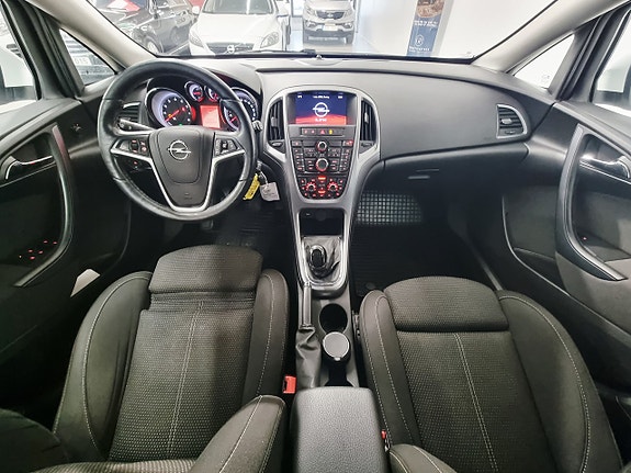 Opel Astra 10 of 21