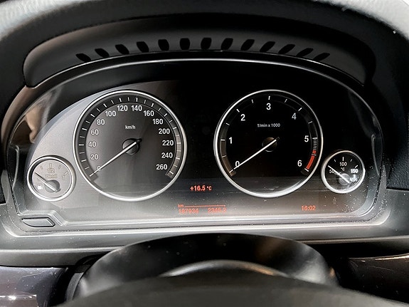 BMW 520d 8 of 15