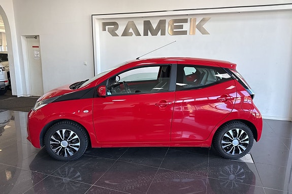 Toyota Aygo 3 of 5