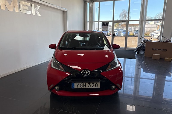 Toyota Aygo 2 of 5