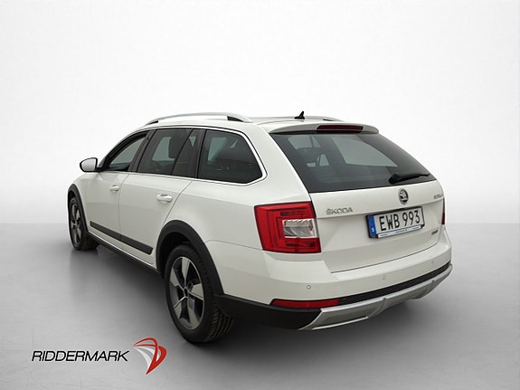 Skoda Octavia Scout 6 of 30