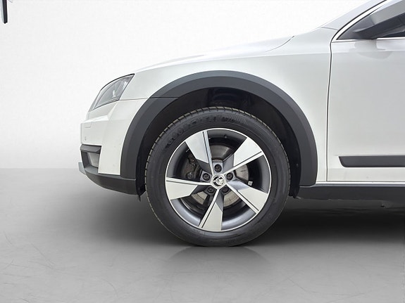 Skoda Octavia Scout 27 of 30